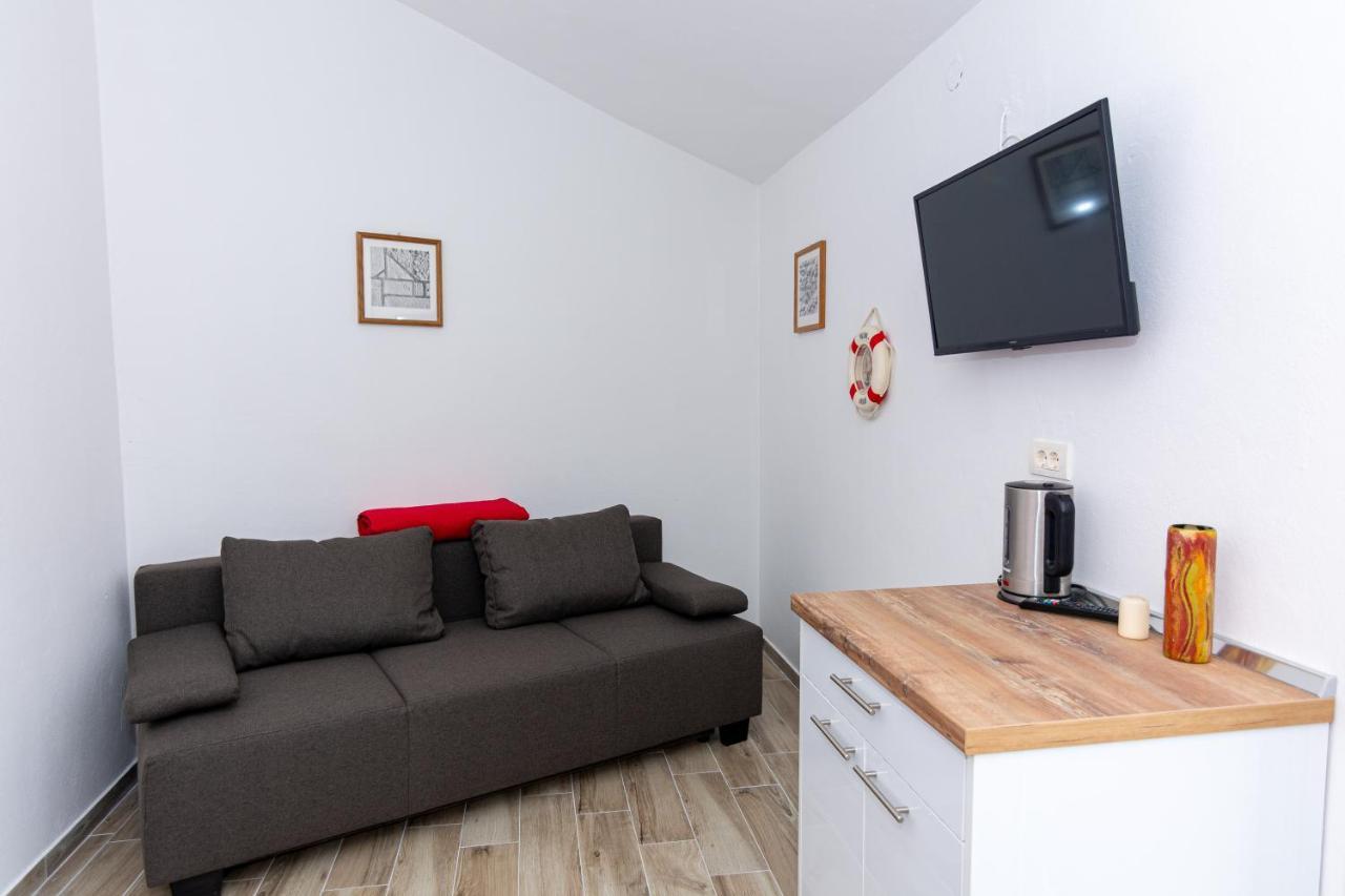 Apartment Plemic Pag Town Bagian luar foto