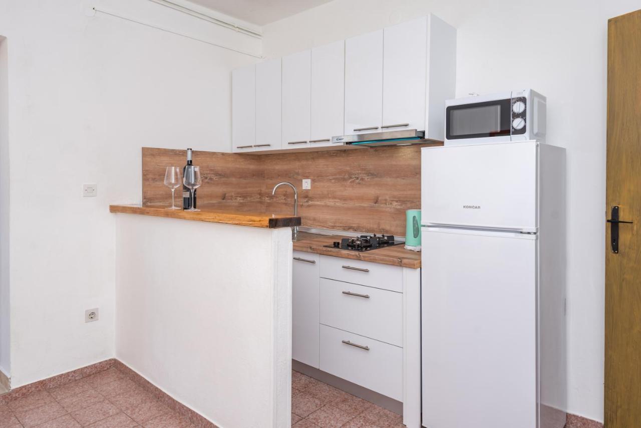 Apartment Plemic Pag Town Bagian luar foto