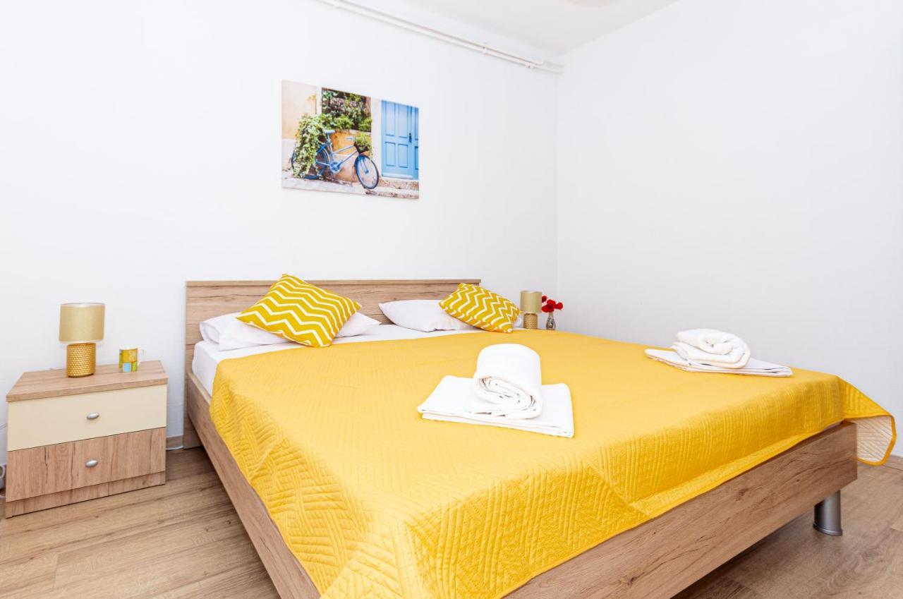 Apartment Plemic Pag Town Bagian luar foto