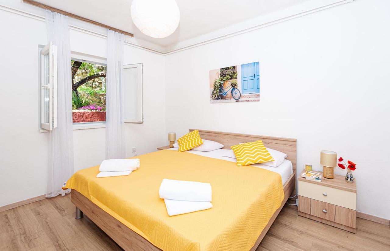 Apartment Plemic Pag Town Bagian luar foto