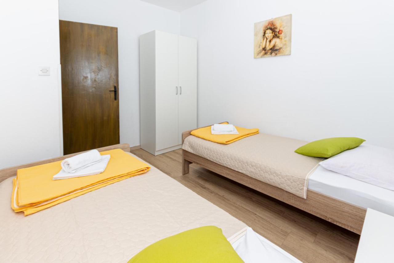 Apartment Plemic Pag Town Bagian luar foto