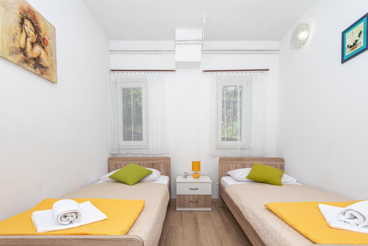 Apartment Plemic Pag Town Bagian luar foto
