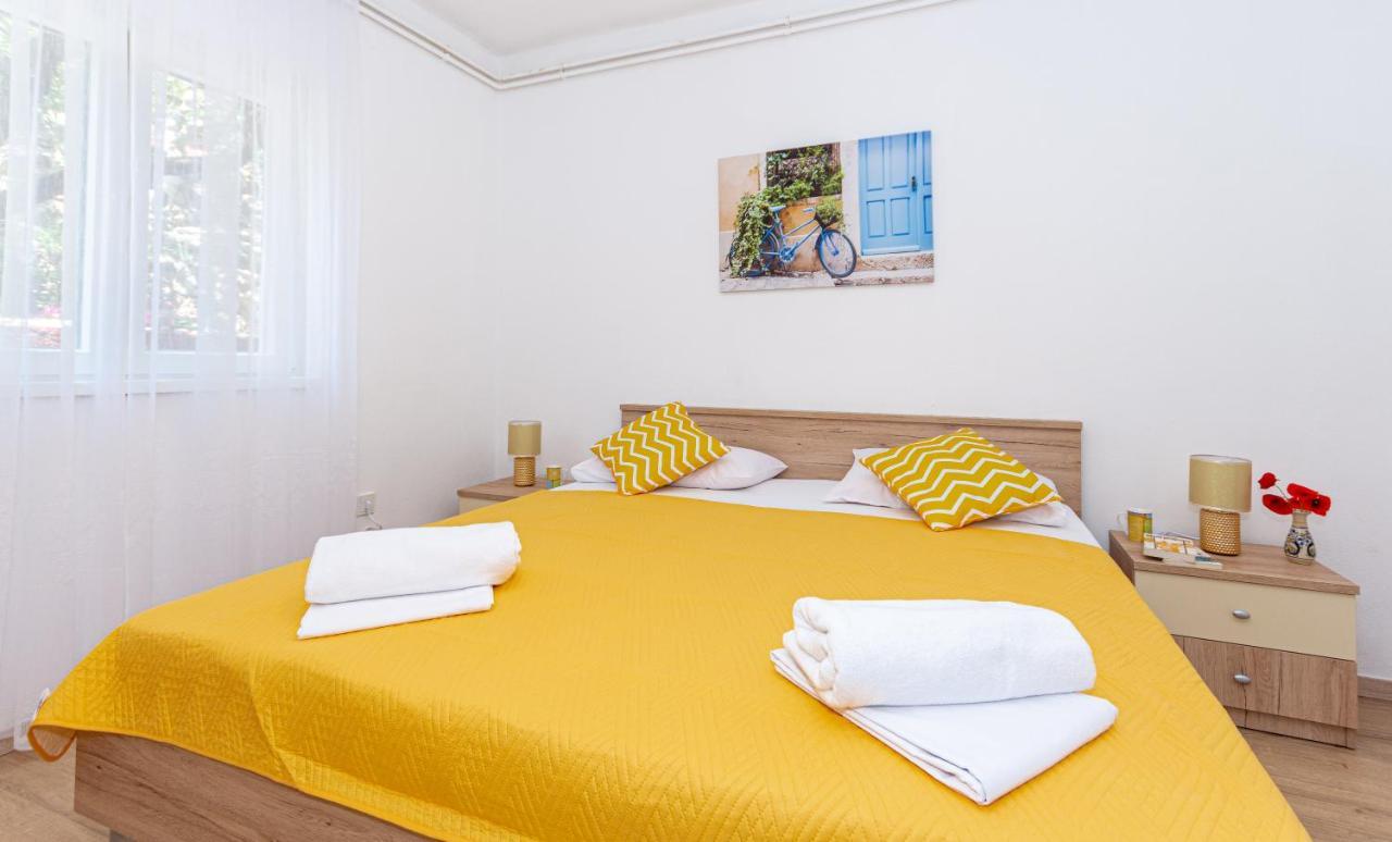 Apartment Plemic Pag Town Bagian luar foto